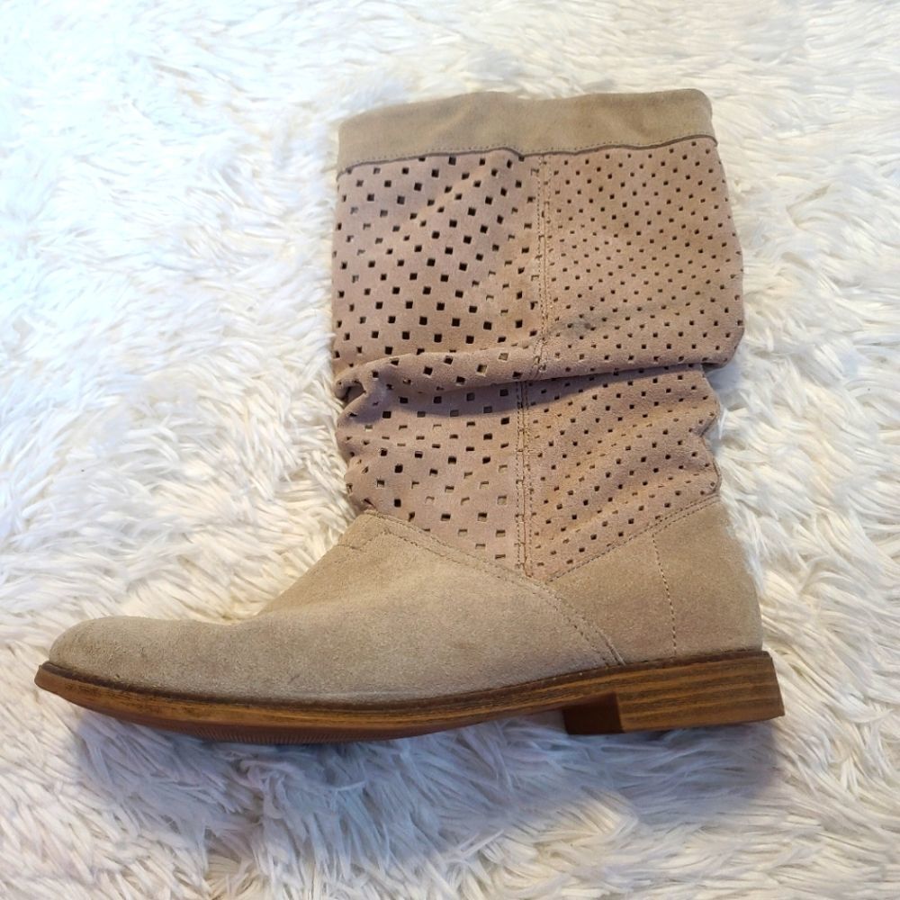 Toms Tan Sierra Suede Boots Size 8